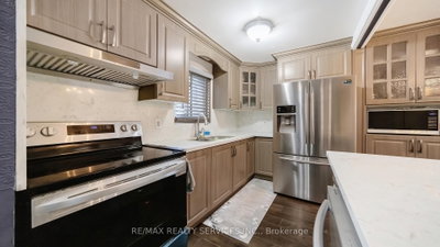 3 Grand Valley Drive • Brampton, ON photo 7