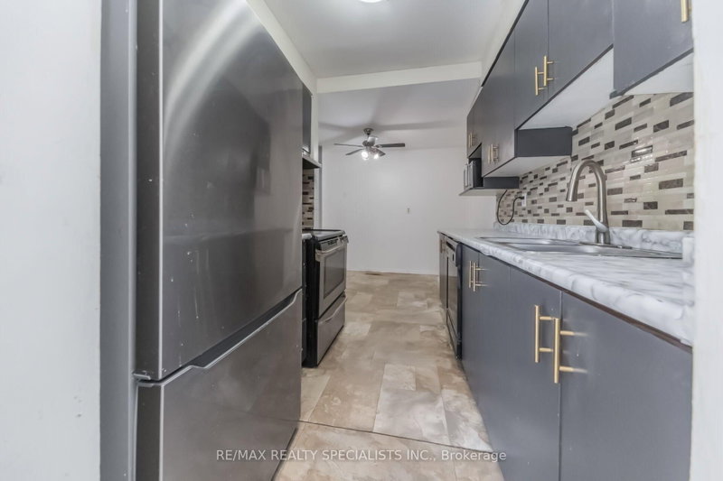 33 Greenwich Brampton,ON L6S 2E6 — Photo 11