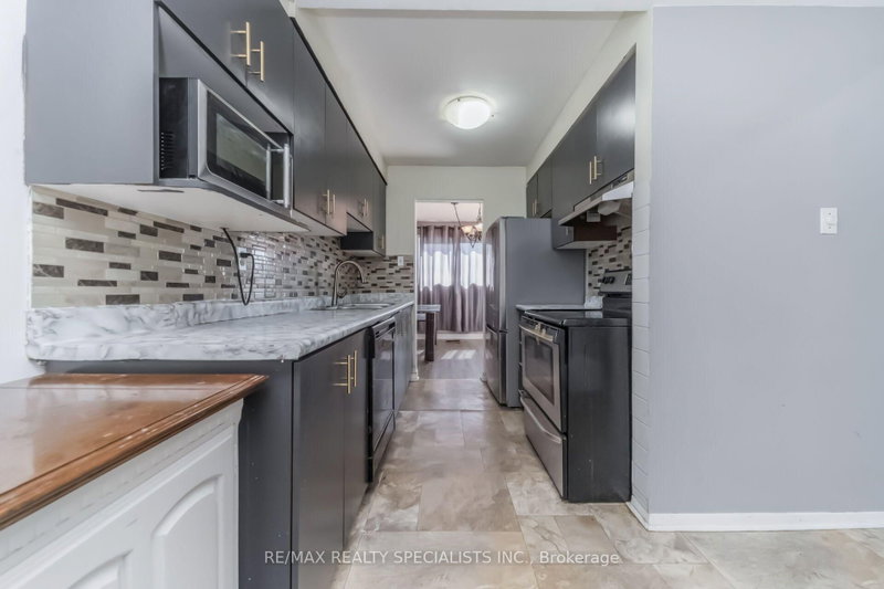 33 Greenwich Brampton,ON L6S 2E6 — Photo 12