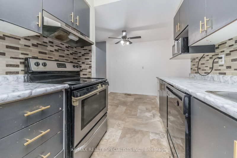 33 Greenwich Brampton,ON L6S 2E6 — Photo 13