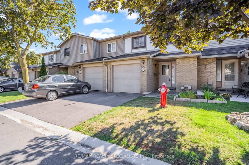 33 Greenwich Circle