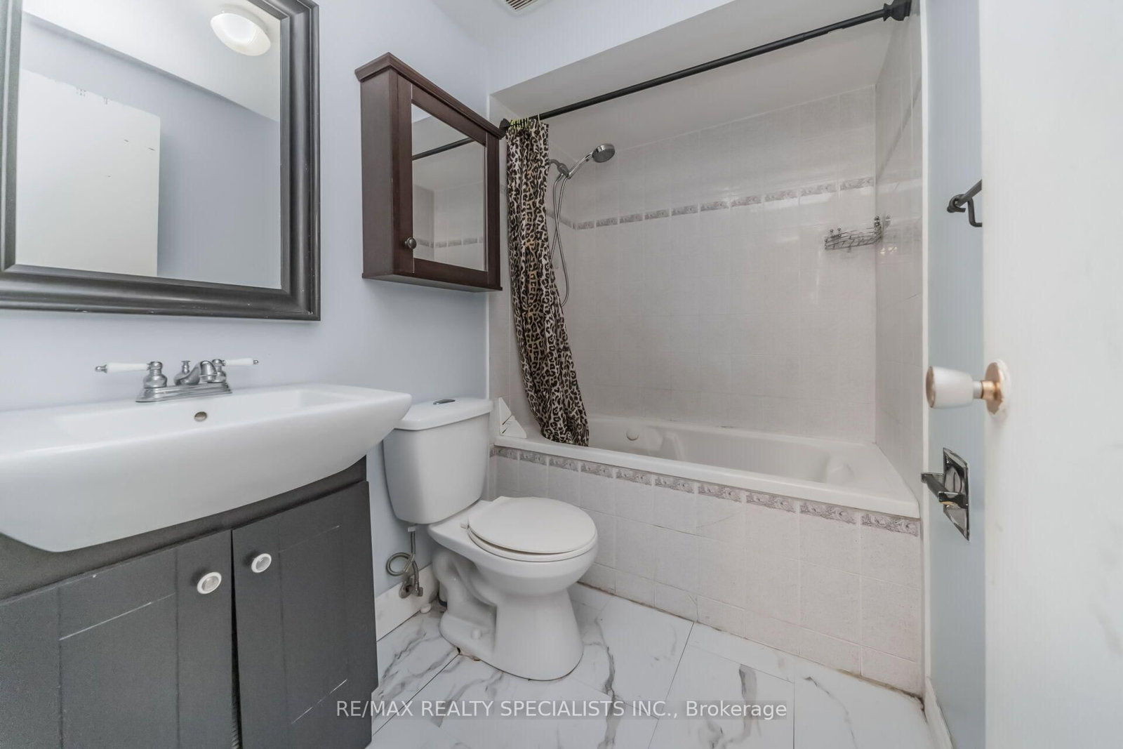 33 Greenwich Circle • Brampton, ON photo 32