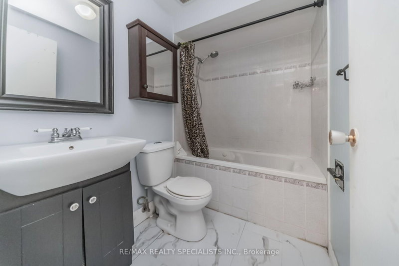 33 Greenwich Brampton,ON L6S 2E6 — Photo 32