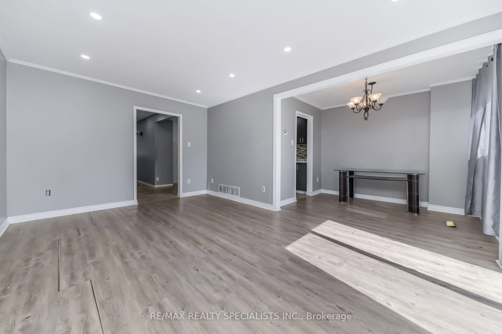 33 Greenwich Circle • Brampton, ON photo 6
