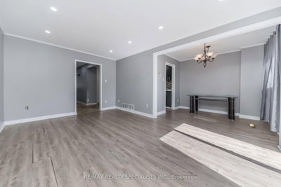 33 Greenwich Circle • Brampton, ON photo 6