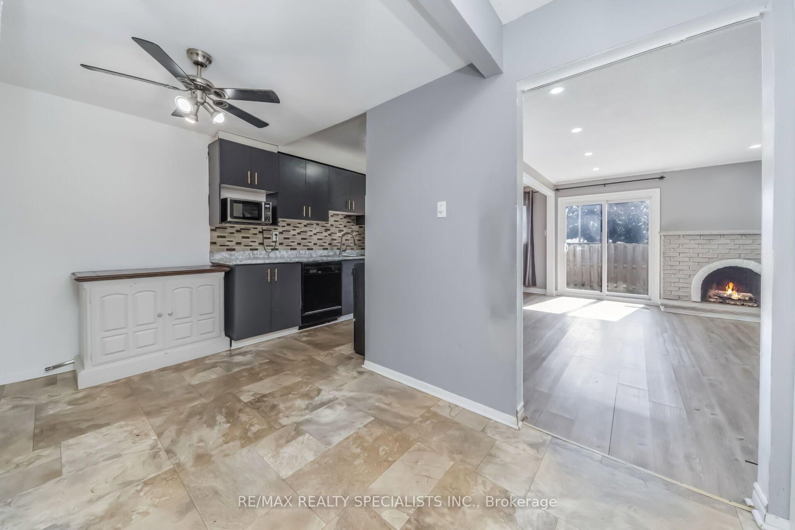 33 Greenwich Circle • Brampton, ON photo 9