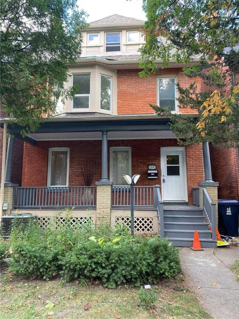 3rd Flr - 154 Sorauren Avenue
