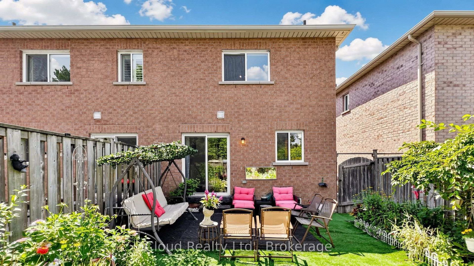 5661 Volpe Avenue • Mississauga, ON photo 2