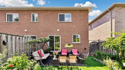 5661 Volpe Avenue • Mississauga, ON photo 2