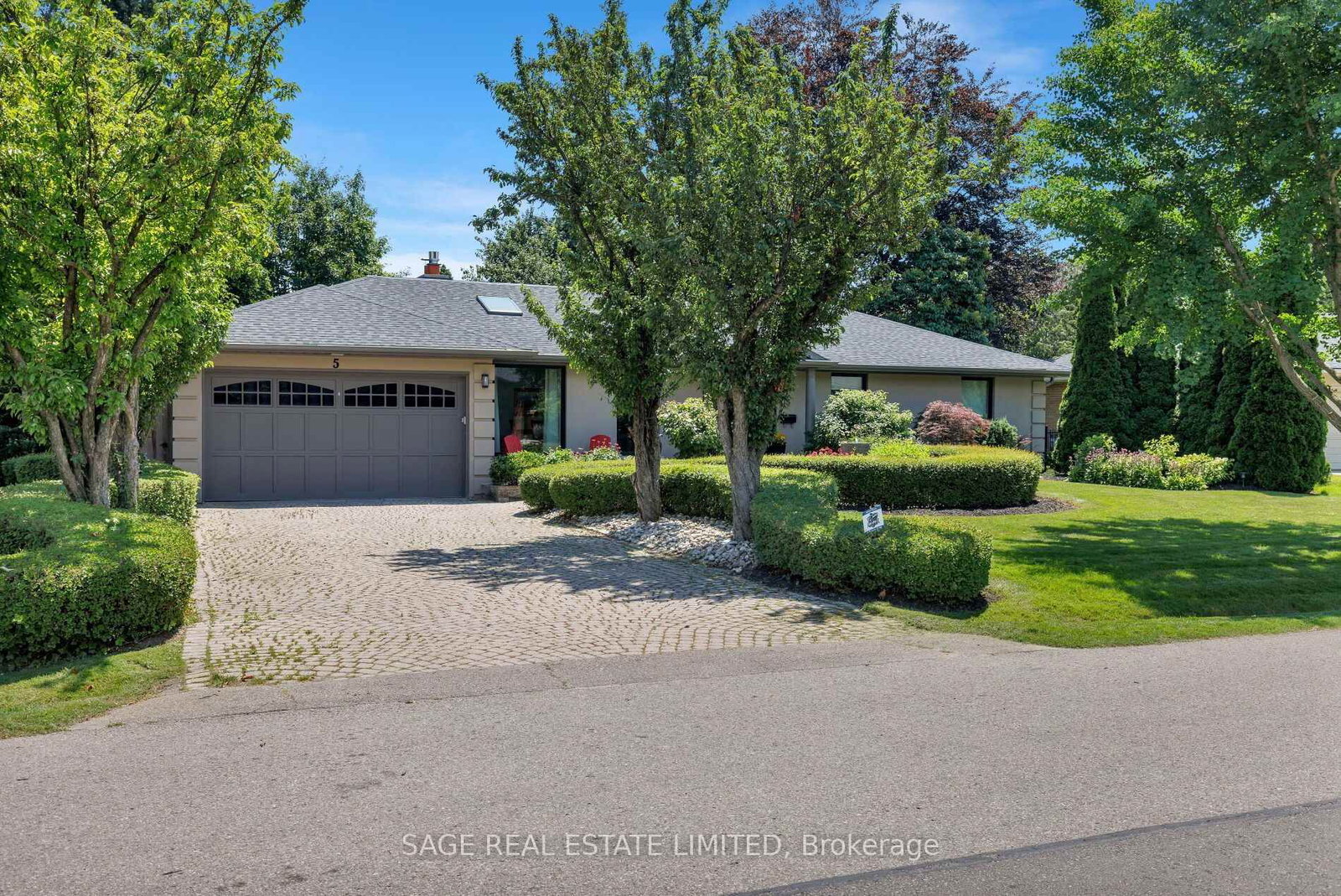 Property at 5 Blair Athol