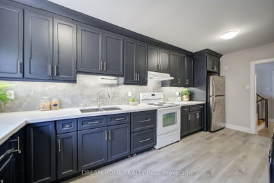1323 Shamir Mississauga,ON L5C 1L2 — Photo 15