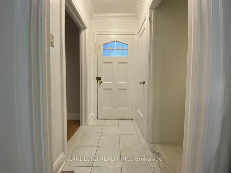 Main - 92 Holwood Avenue