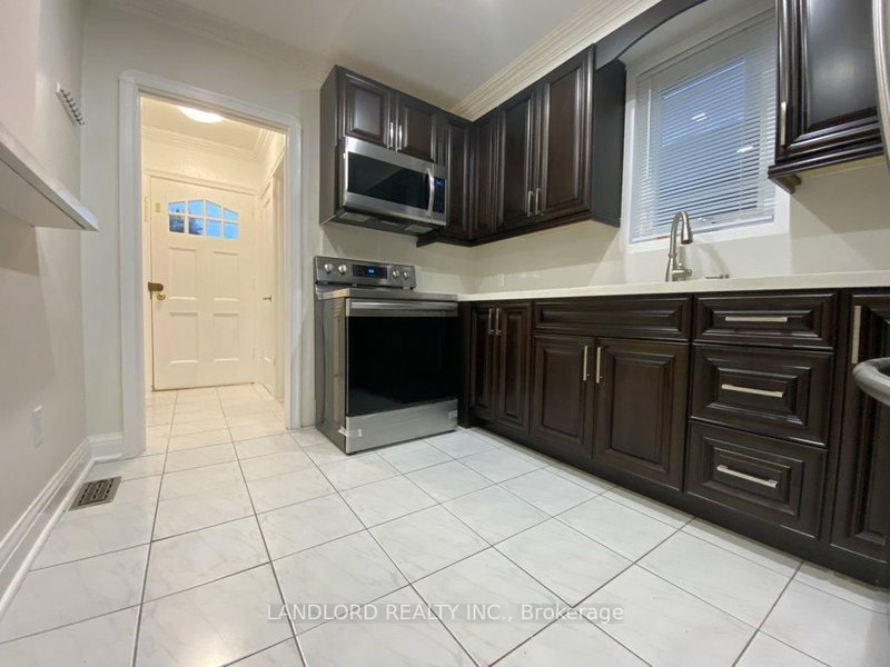 Main - 92 Holwood Avenue