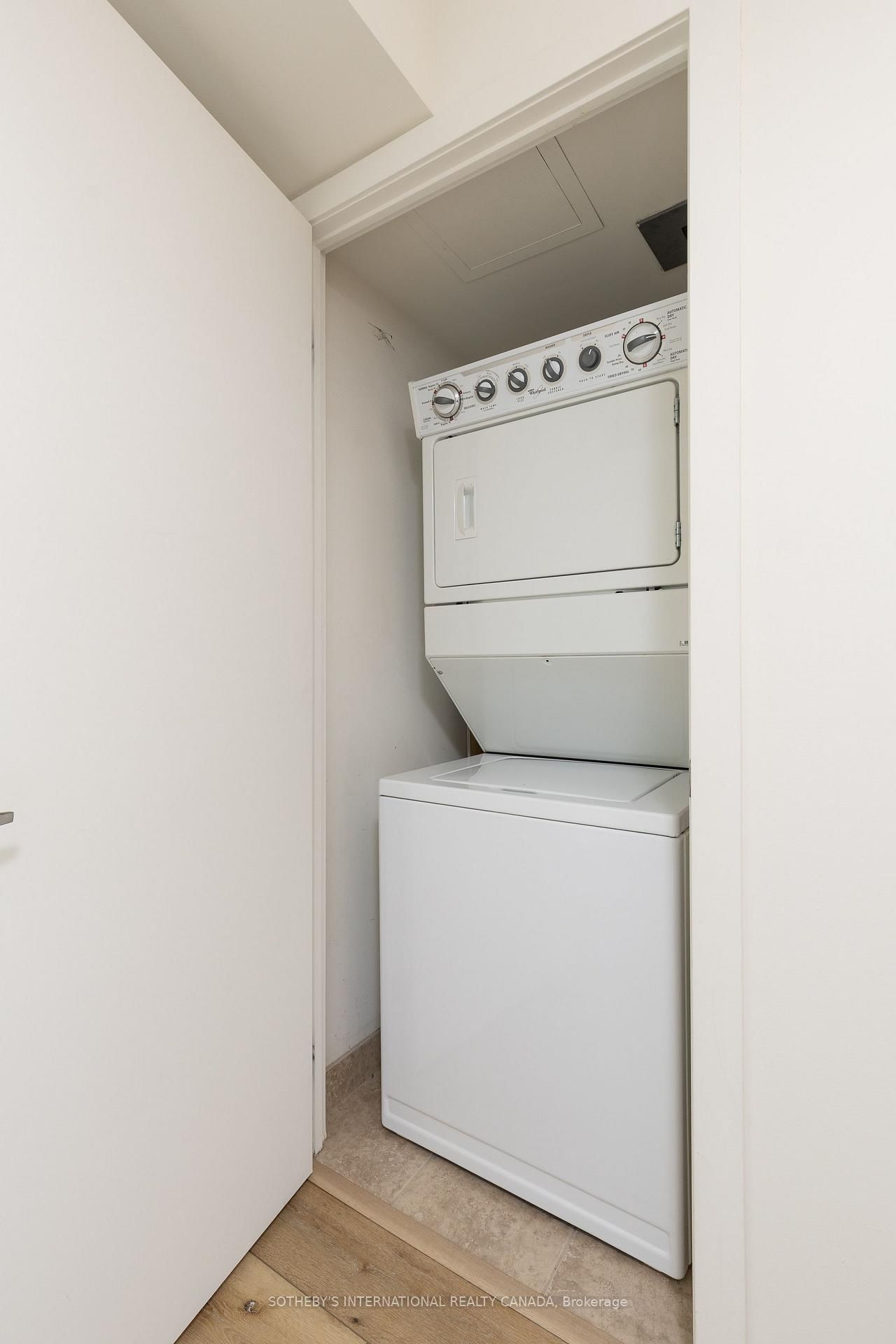 38 Joe Shuster Way • #1619 • Toronto, ON photo 11