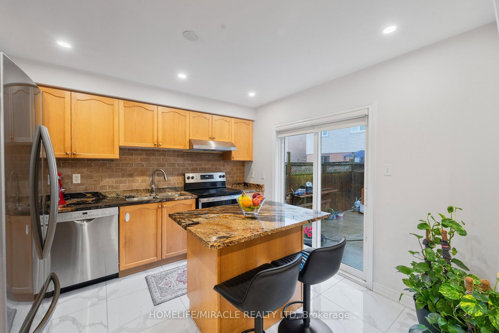 Listing Image 12