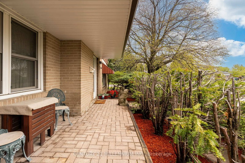 2 Durham Crescent