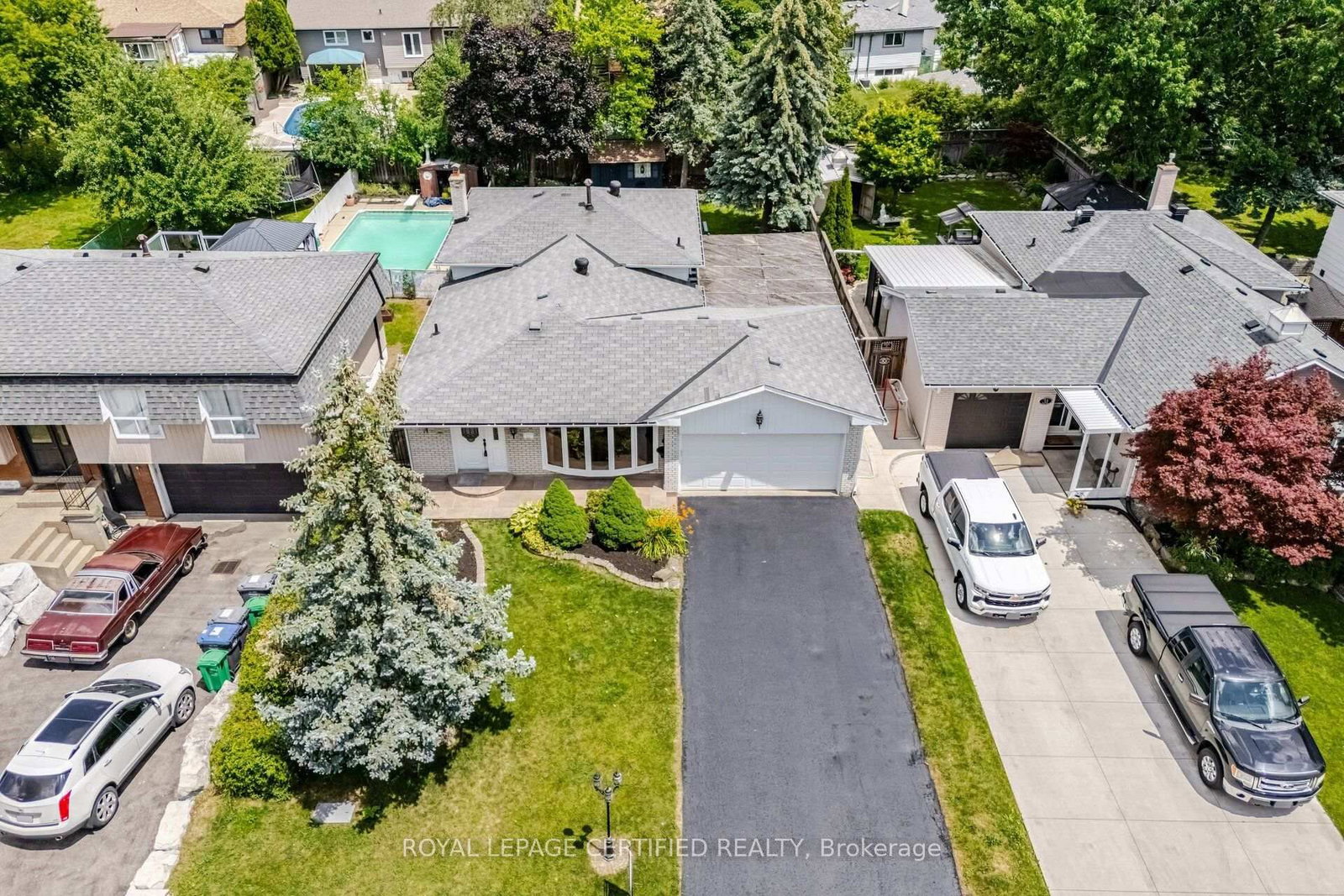 33 Grassmere Crescent • Brampton, ON photo 5