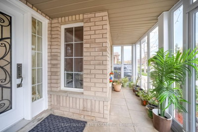 10 Hollowgrove Boulevard • Brampton, ON photo 4
