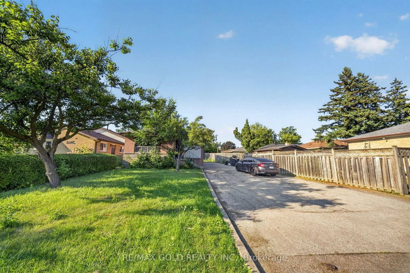 Upper - 204 Taysham Crescent
