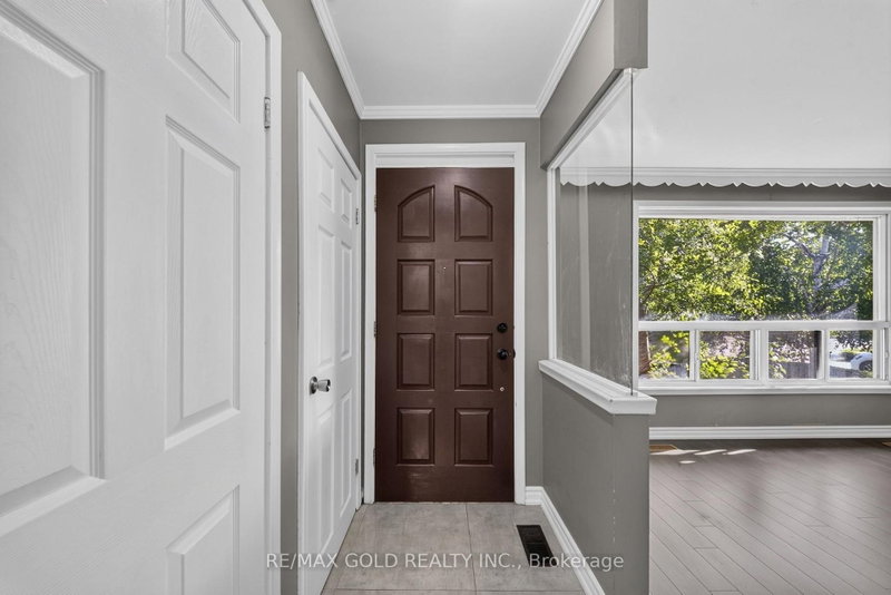 Upper - 204 Taysham Crescent