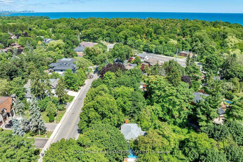 1050 Lorne Park Rd photo 4