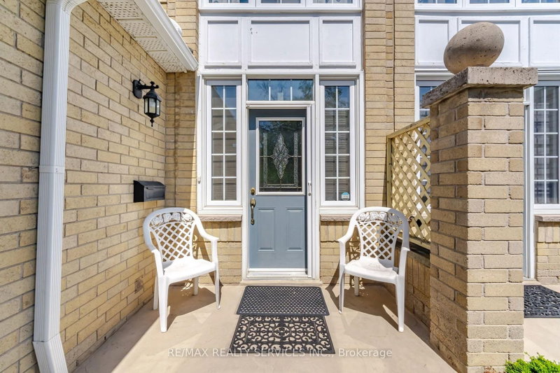 10 Hartnell Square