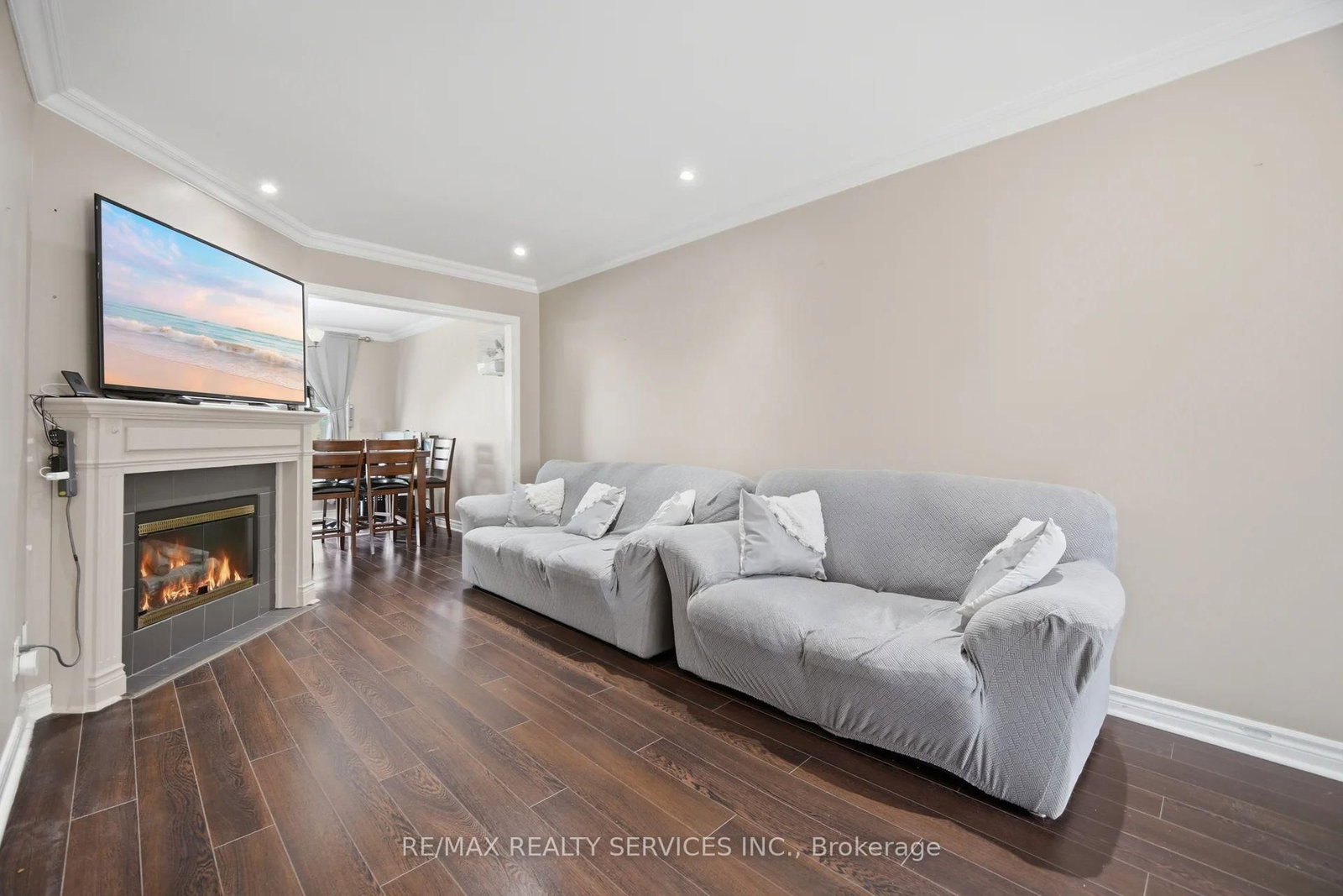 10 Hartnell Square • Brampton, ON photo 5