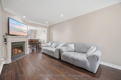10 Hartnell Square • Brampton, ON photo 5