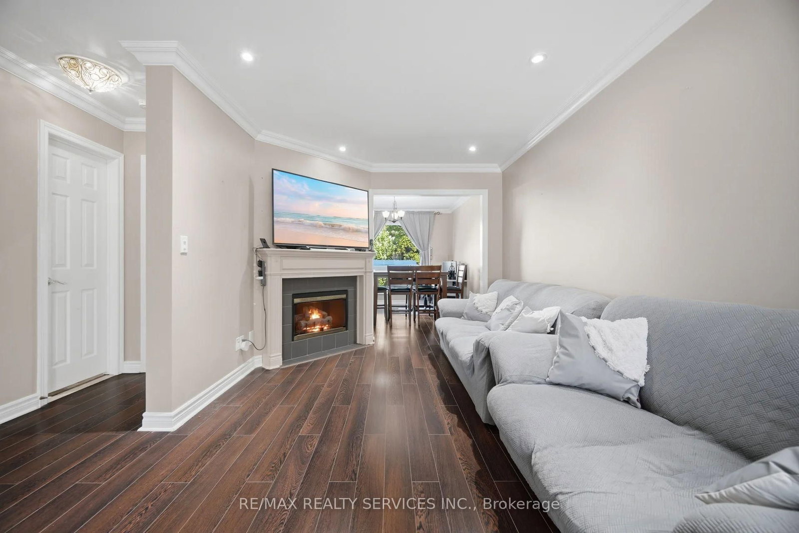 10 Hartnell Square • Brampton, ON photo 6