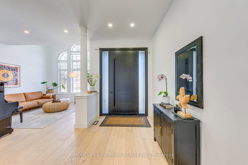 1516 Pinery Crescent