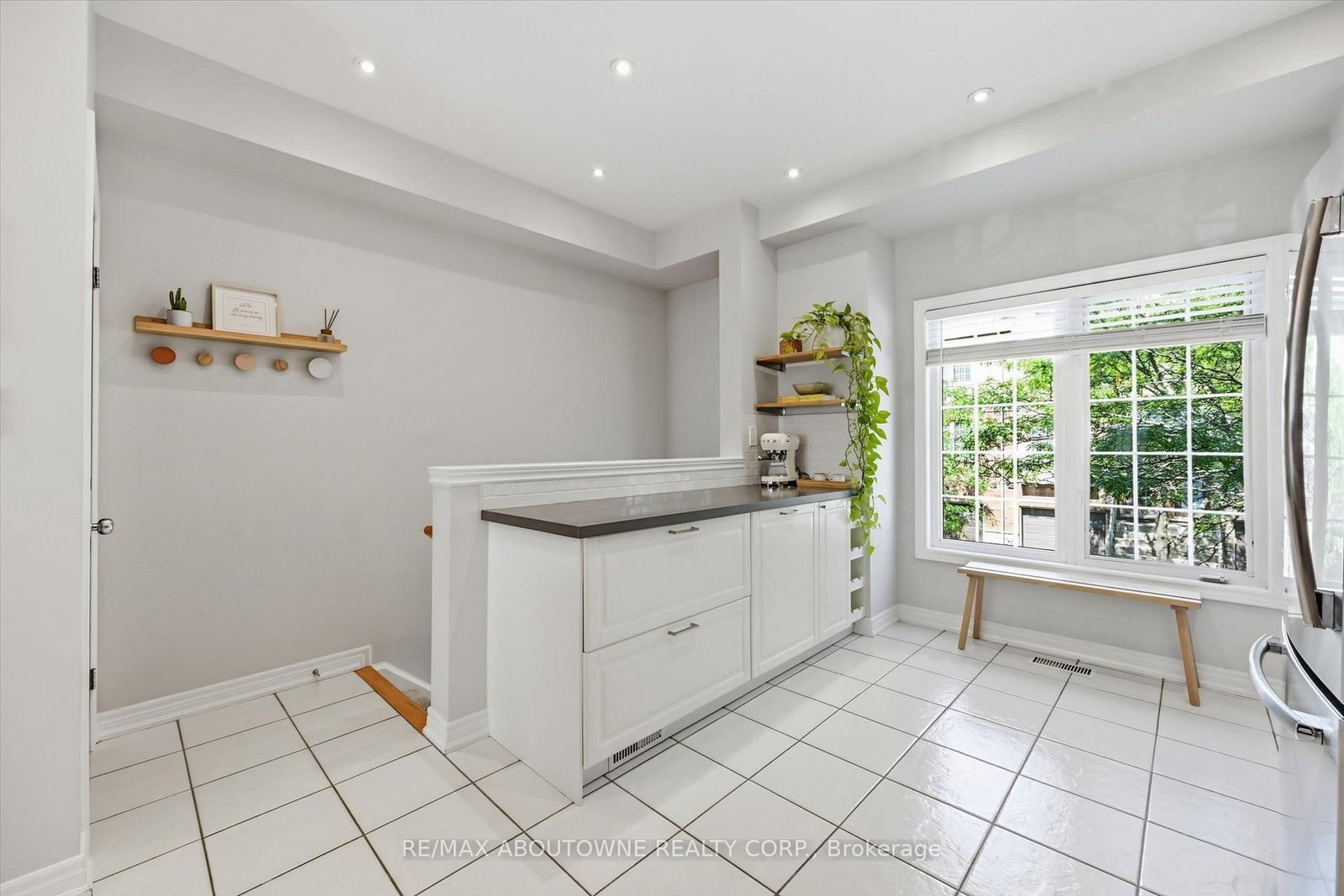 678 Rowley Common • Burlington, ON photo 10