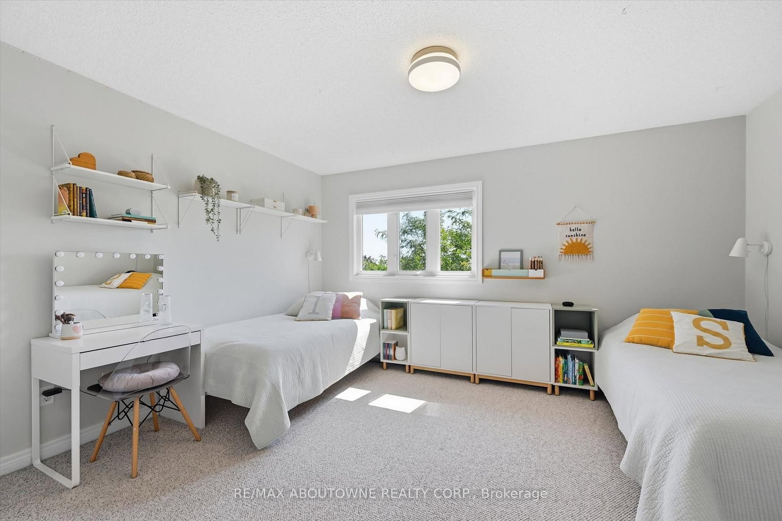 678 Rowley Common • Burlington, ON photo 18