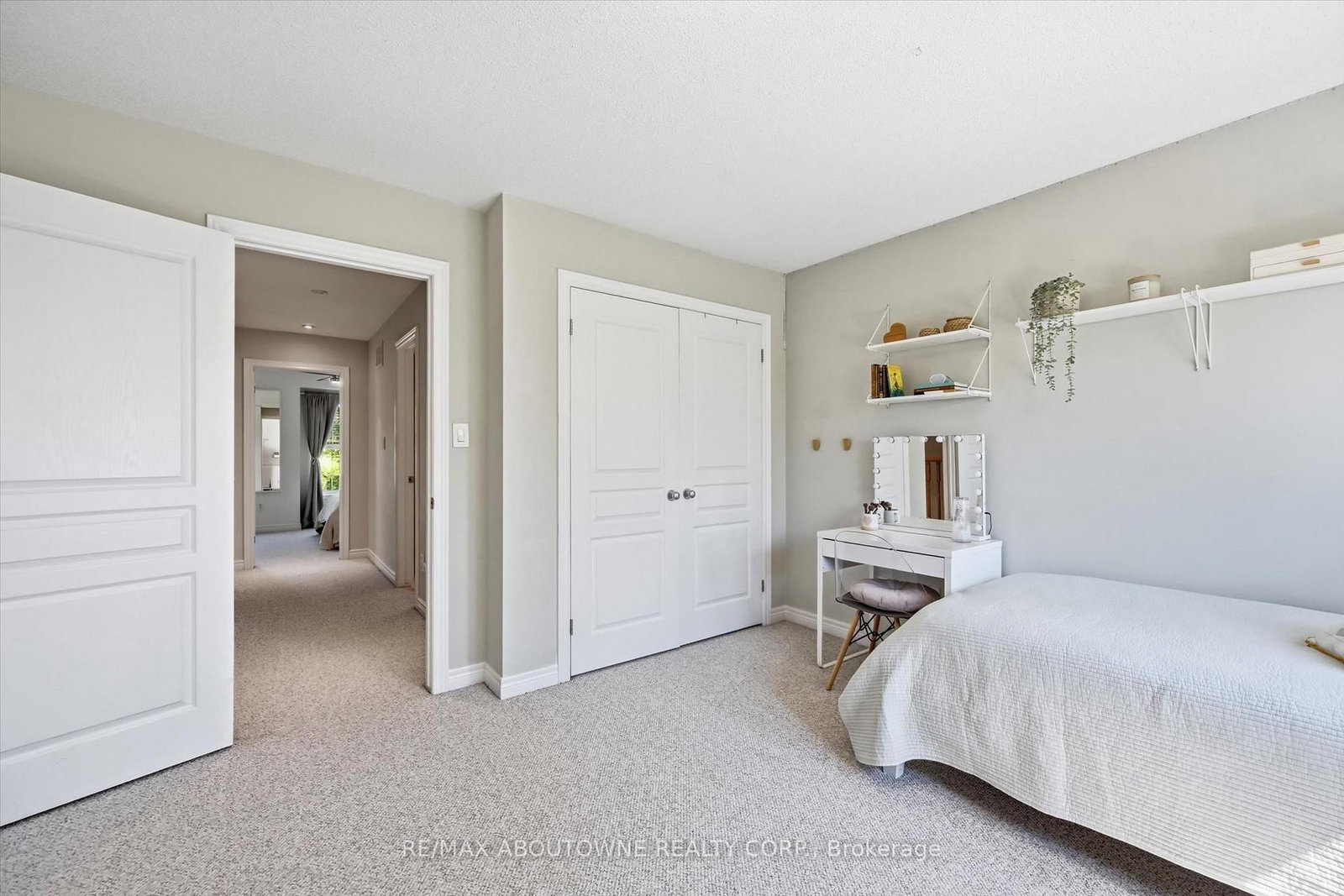678 Rowley Common • Burlington, ON photo 20