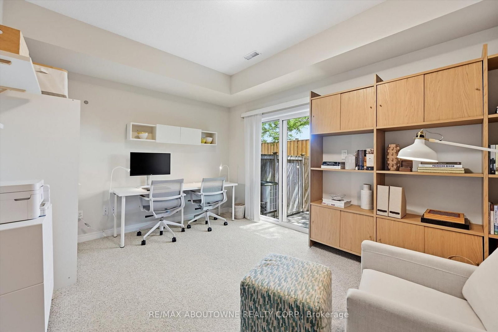 678 Rowley Common • Burlington, ON photo 24