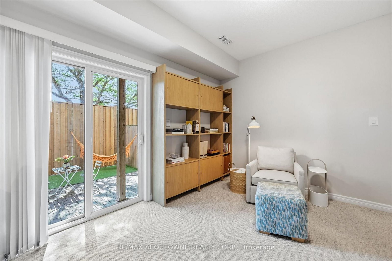 678 Rowley Common • Burlington, ON photo 25