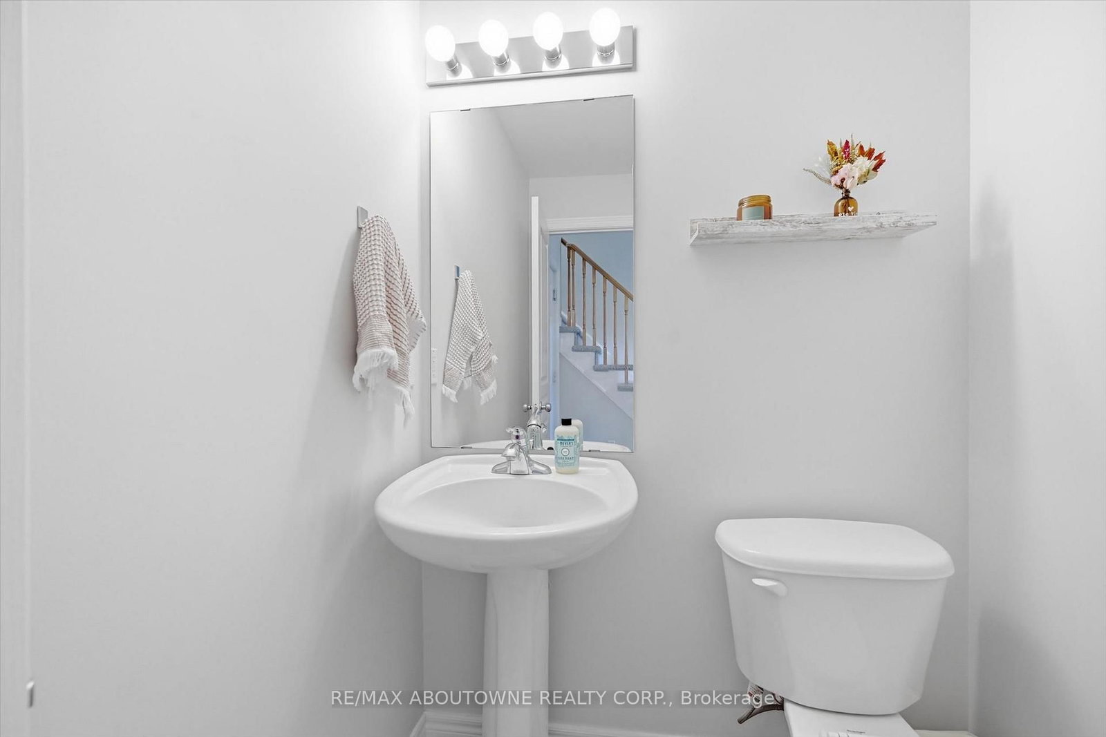 678 Rowley Common • Burlington, ON photo 26