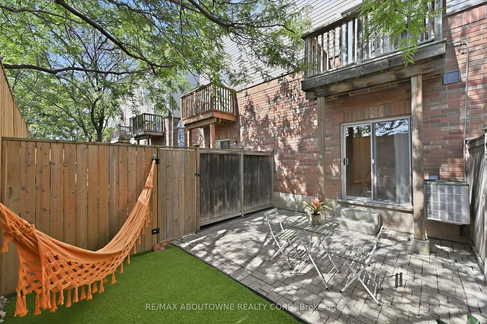 678 Rowley Common • Burlington, ON photo 28