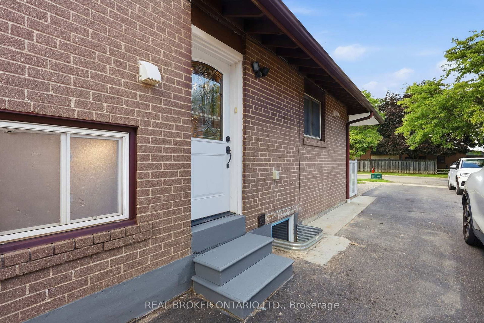 2535 Padstow Crescent • Mississauga, ON photo 12