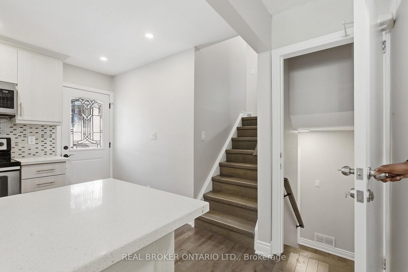 2535 Padstow Crescent • Mississauga, ON photo 32