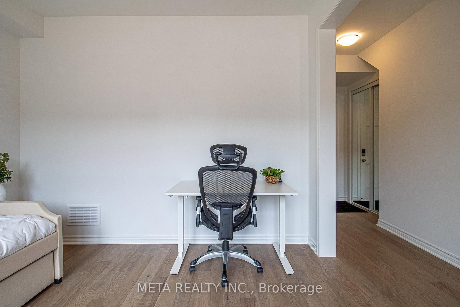 1359 William Halton Parkway • Oakville, ON photo 5