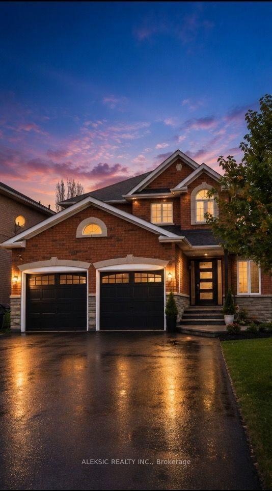 33 Hillpath Crescent
