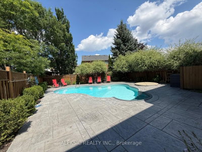 33 Hillpath Crescent • Brampton, ON photo 5