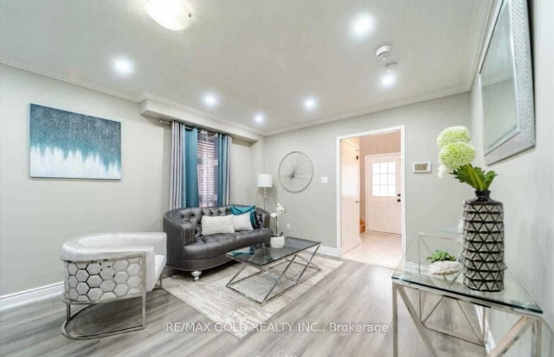 15 Sedgewick Circle