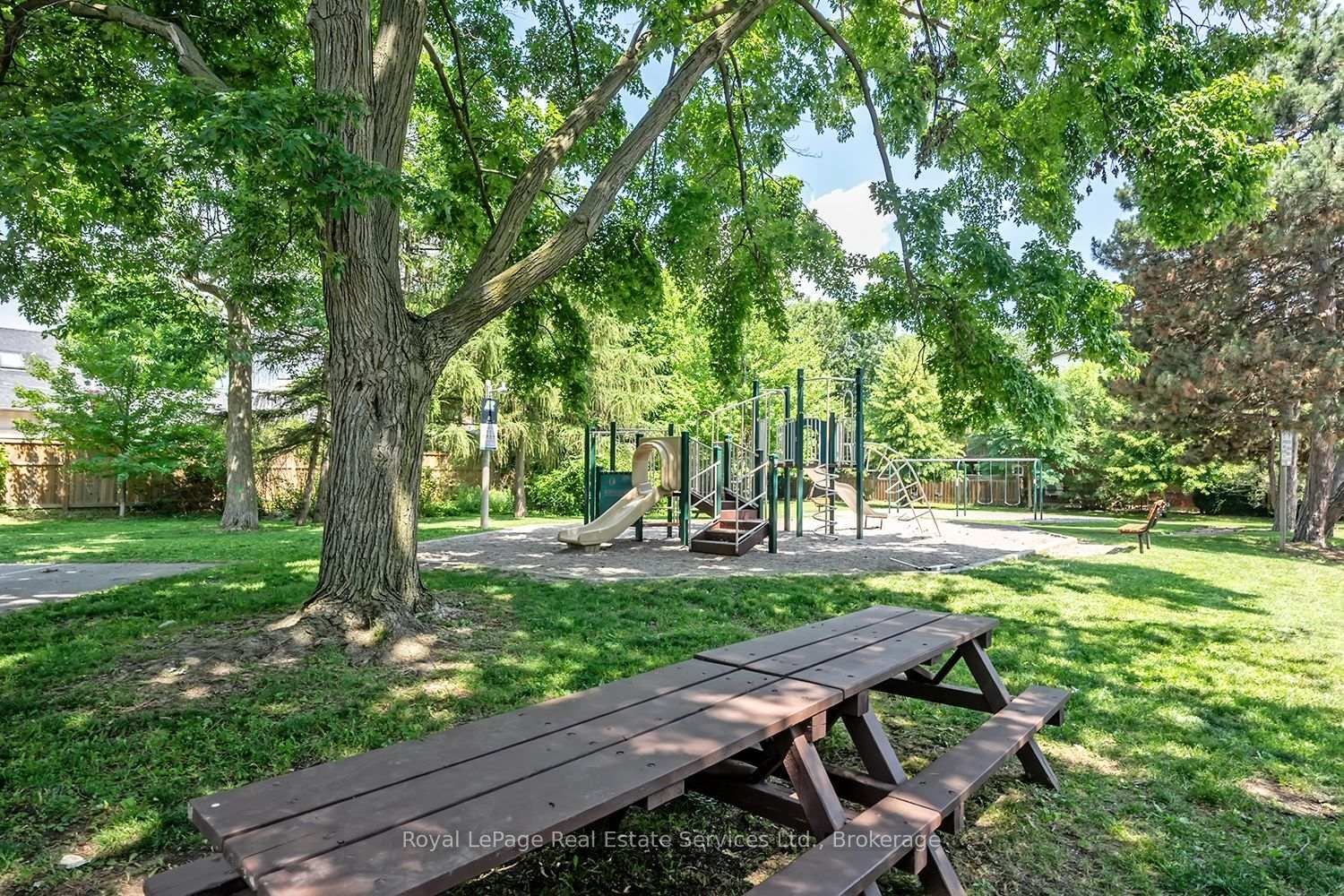 65 Normandy Place • Oakville, ON photo 33