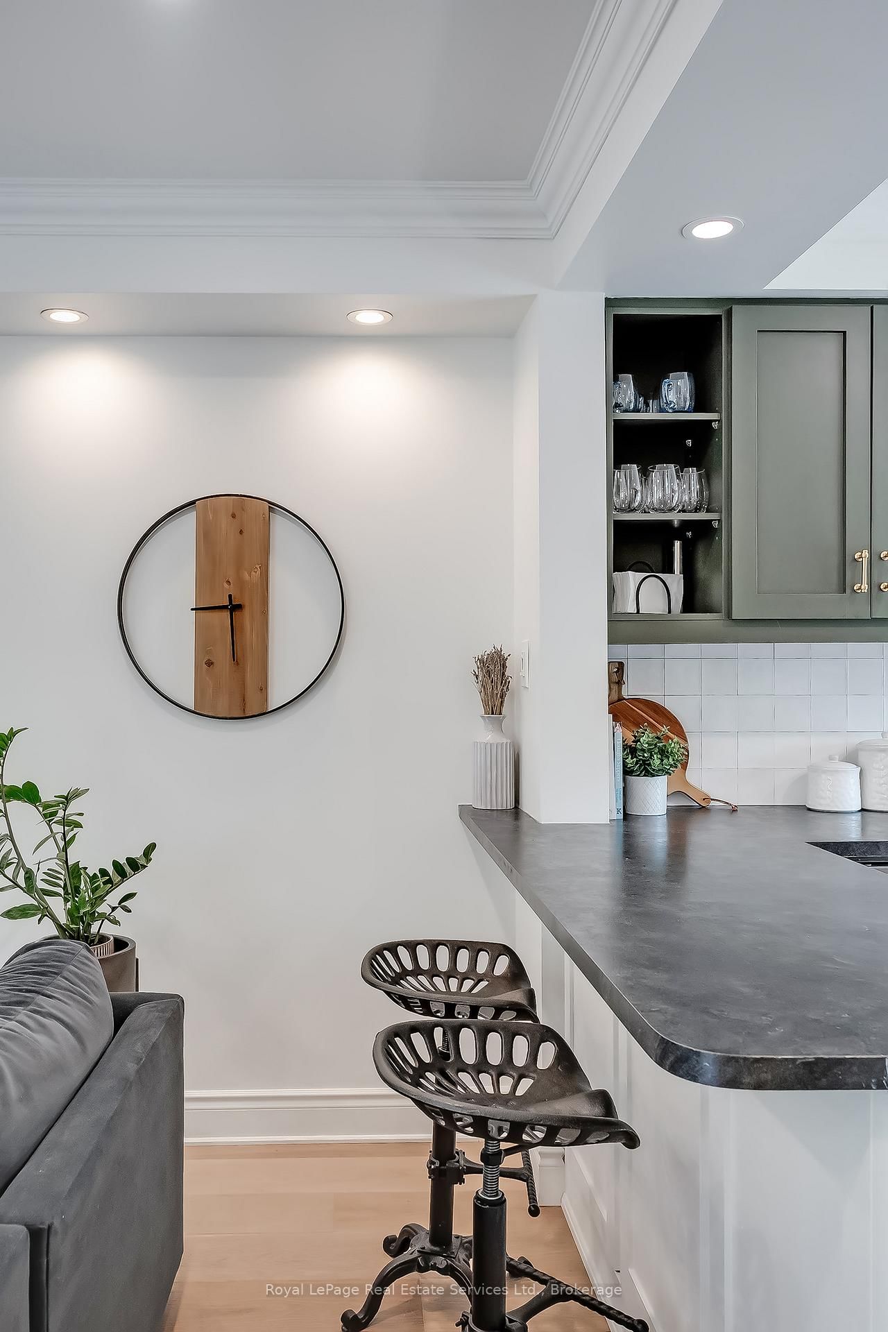 65 Normandy Place • Oakville, ON photo 8