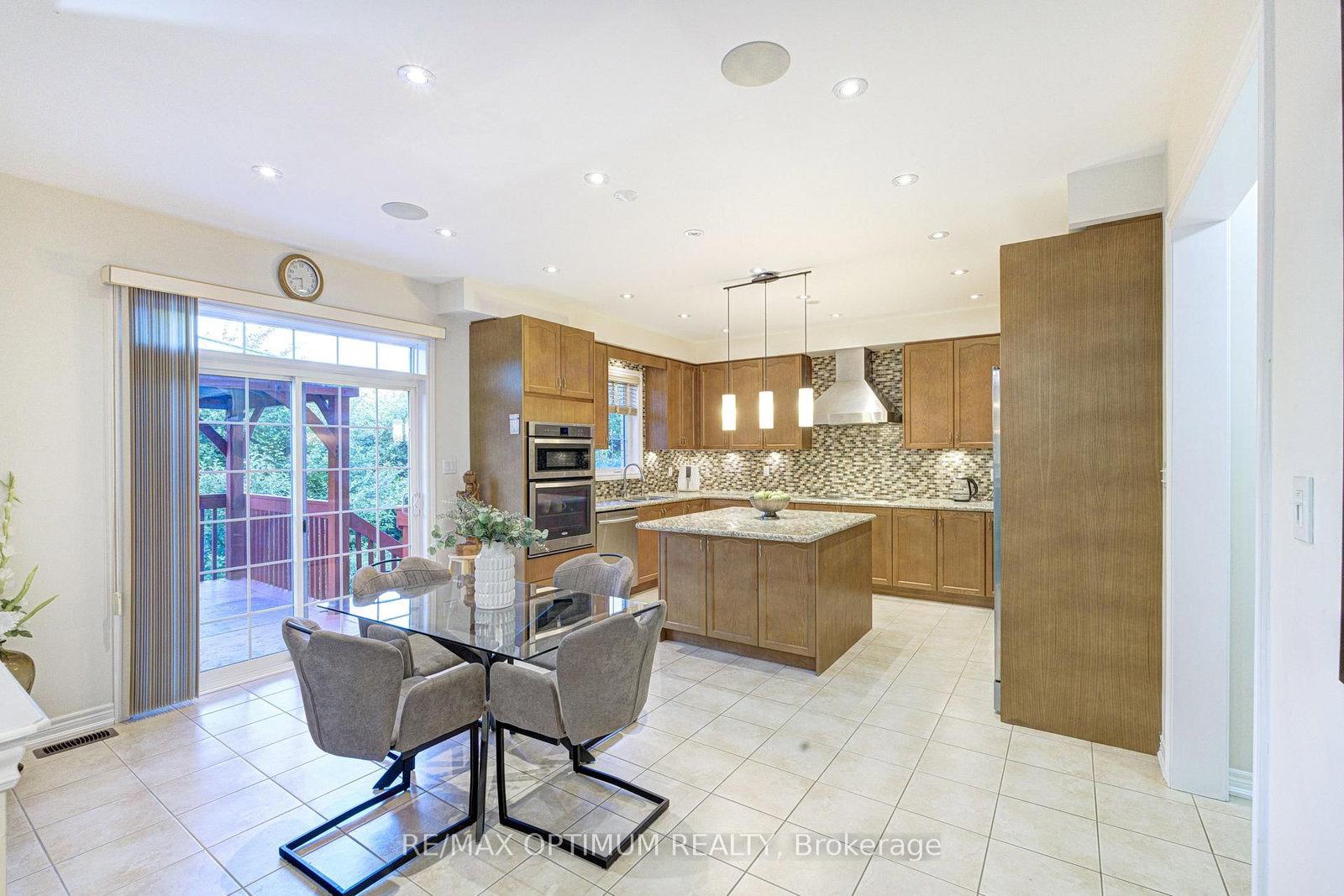54 Midcrest Circle • Brampton, ON photo 17