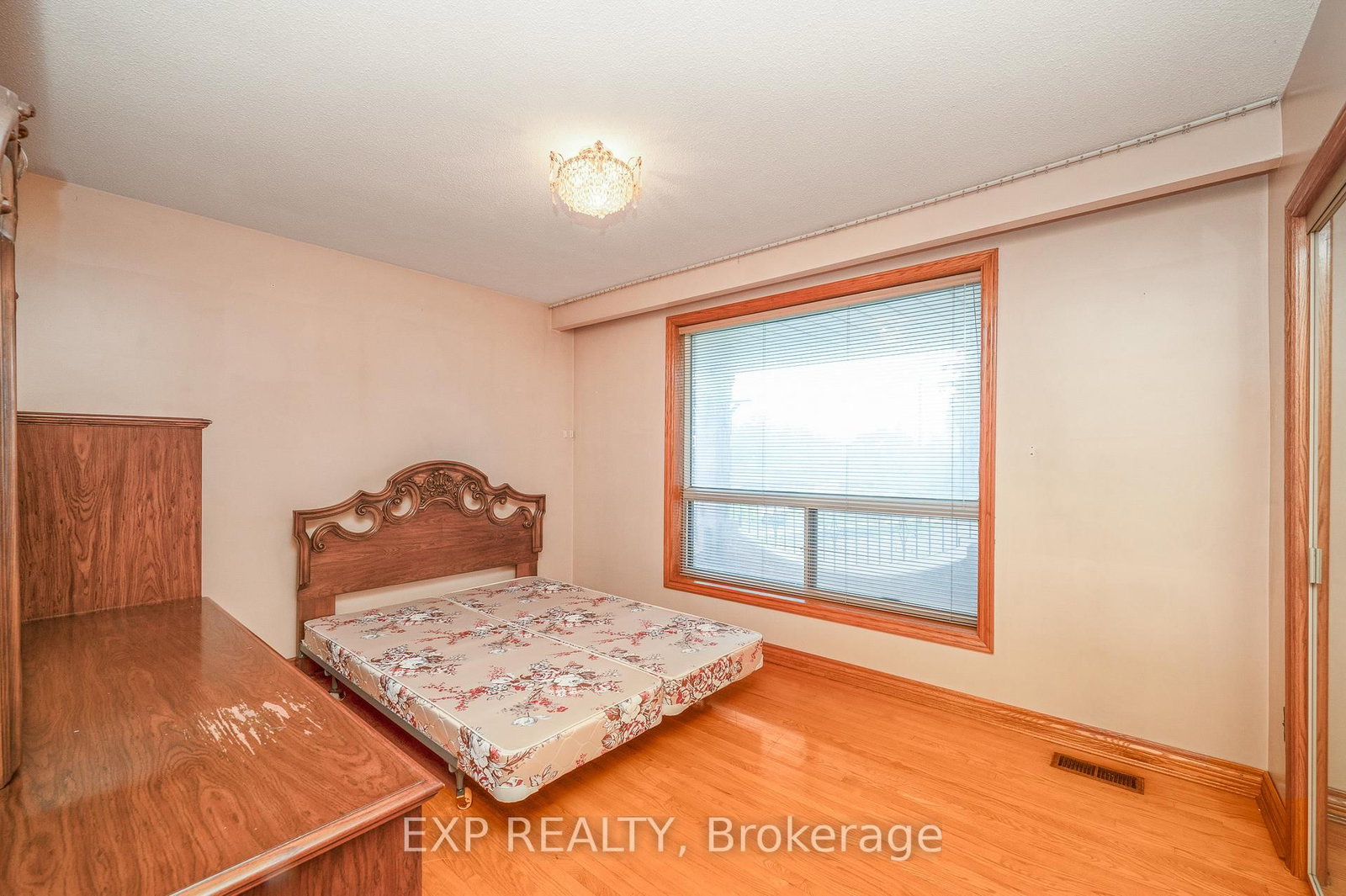 52 Storer Drive • Toronto, ON photo 30