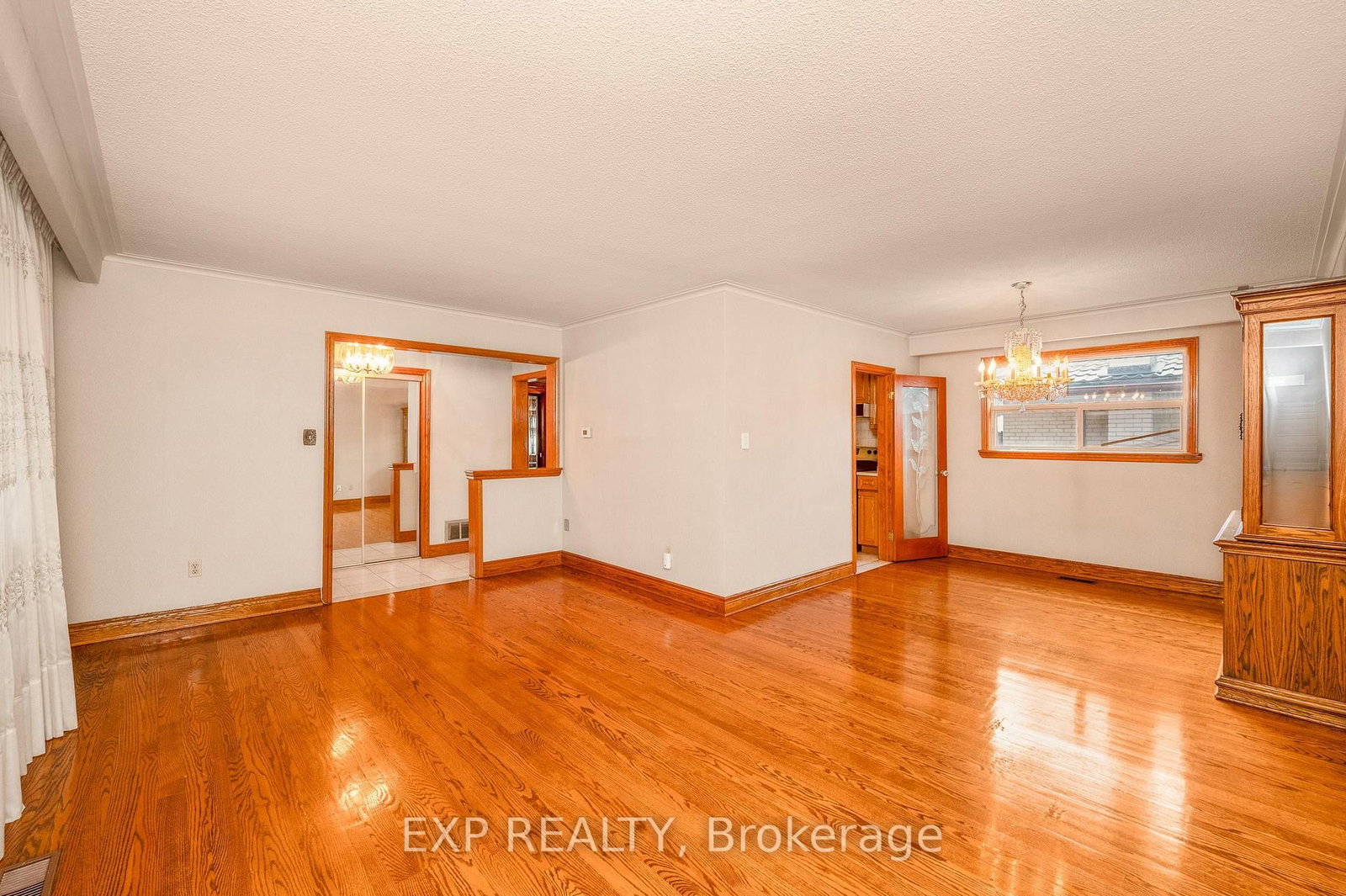 52 Storer Drive • Toronto, ON photo 9