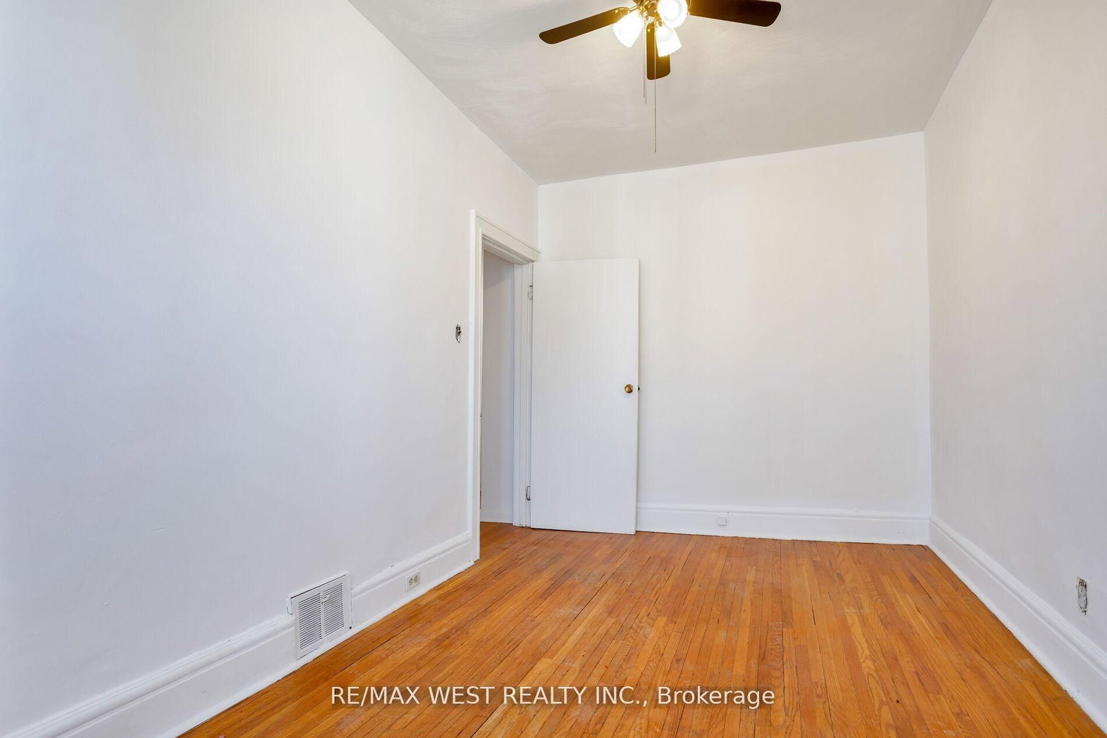 39 Noble Street • Toronto, ON photo 33