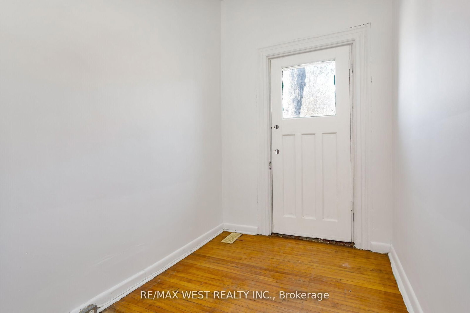 39 Noble Street • Toronto, ON photo 35